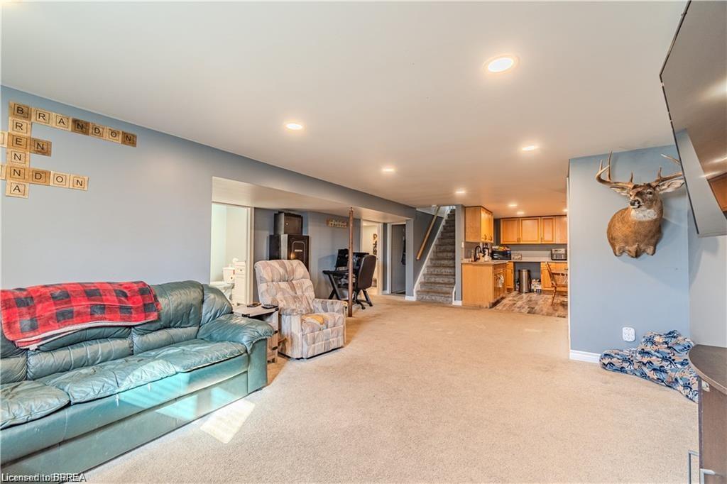 591 Governors Road E Property Photo 20