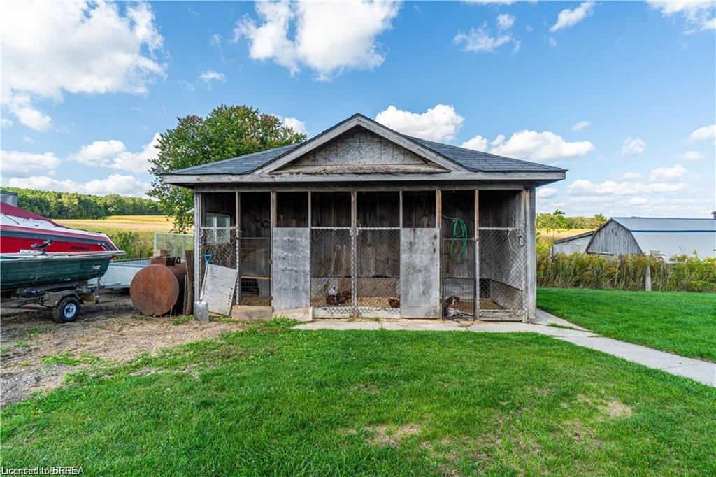 591 Governors Road E Property Photo 32