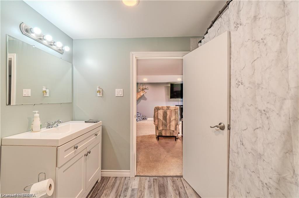 591 Governors Road E Property Photo 37