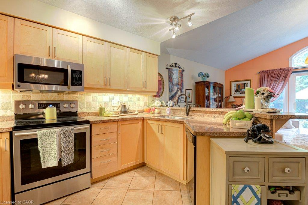 460 Lausanne Crescent Property Photo 10