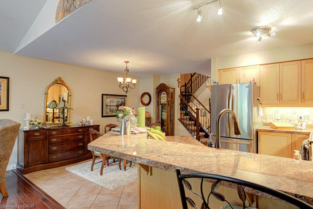 460 Lausanne Crescent Property Photo 12