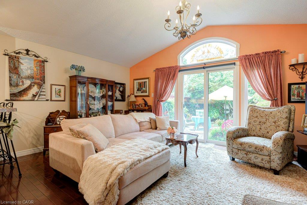 460 Lausanne Crescent Property Photo 15
