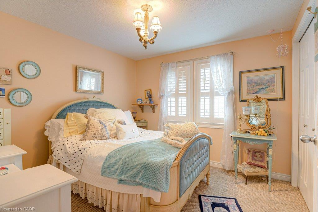 460 Lausanne Crescent Property Photo 18