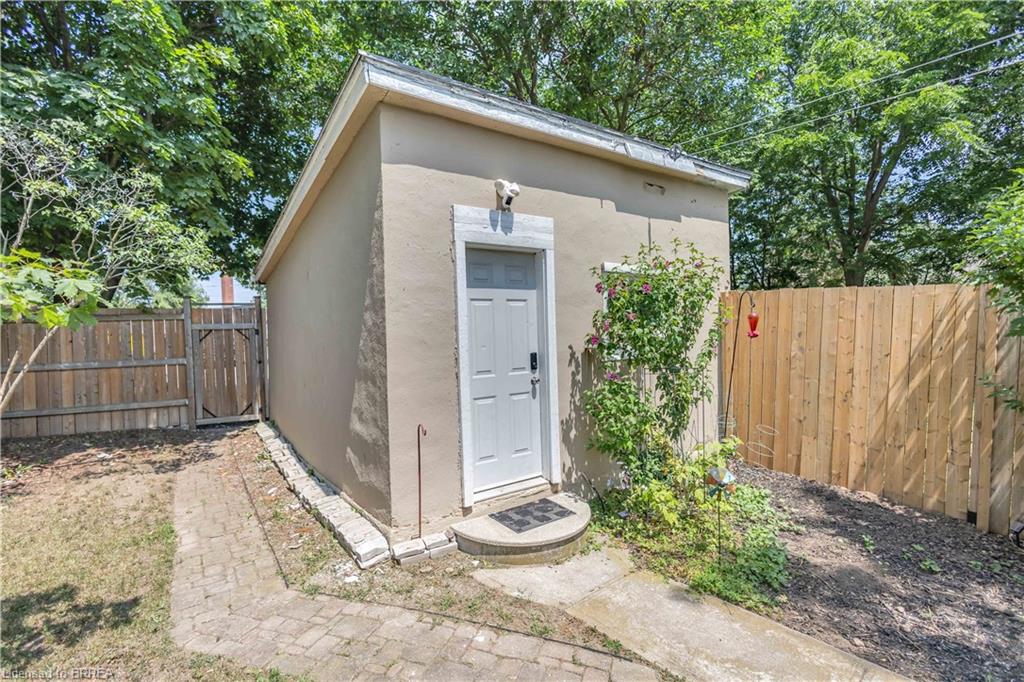 15 Salisbury Avenue Property Photo 27