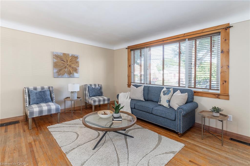 274 East 38th Street Property Photo 3