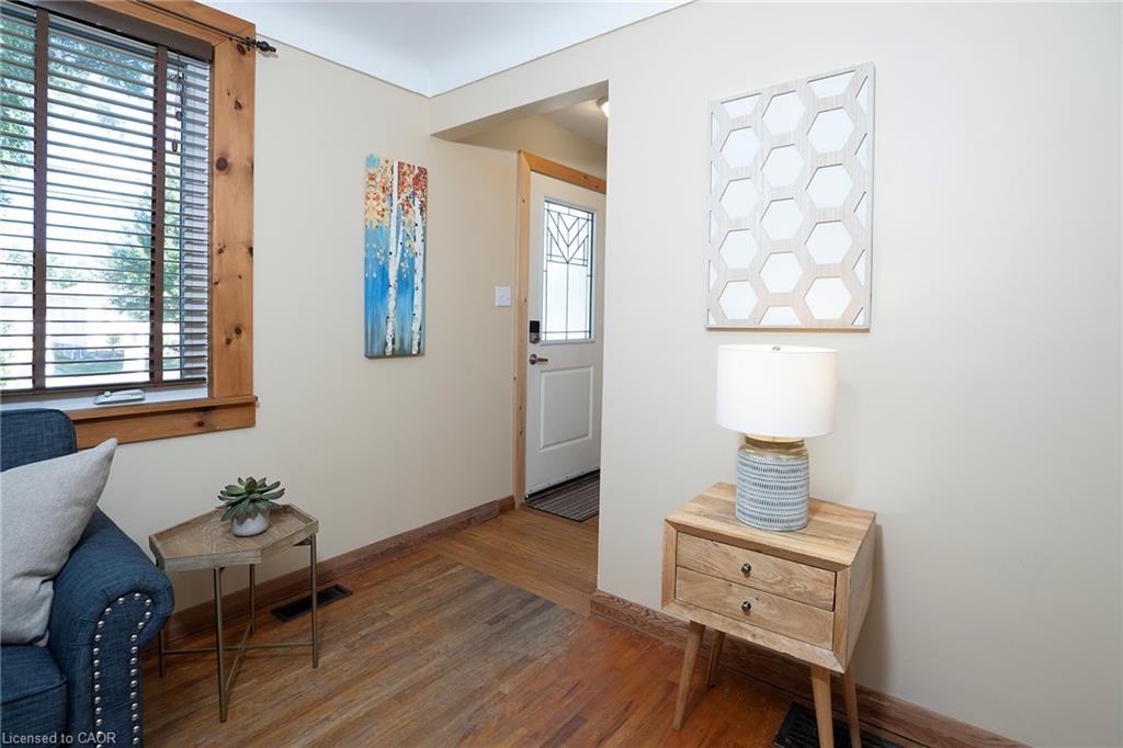 274 East 38th Street Property Photo 4