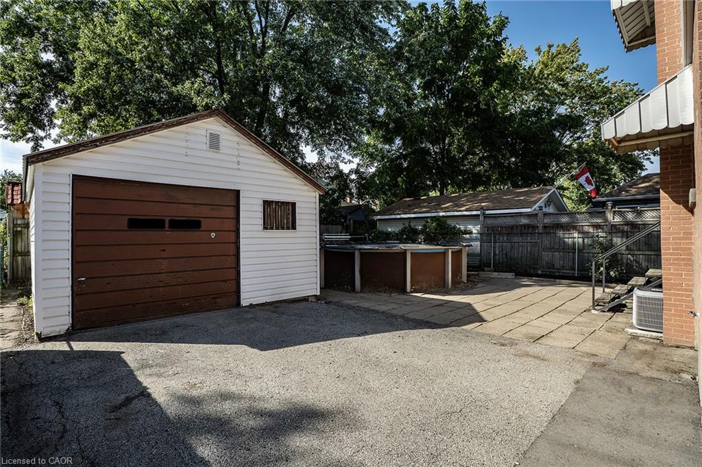 274 East 38th Street Property Photo 17