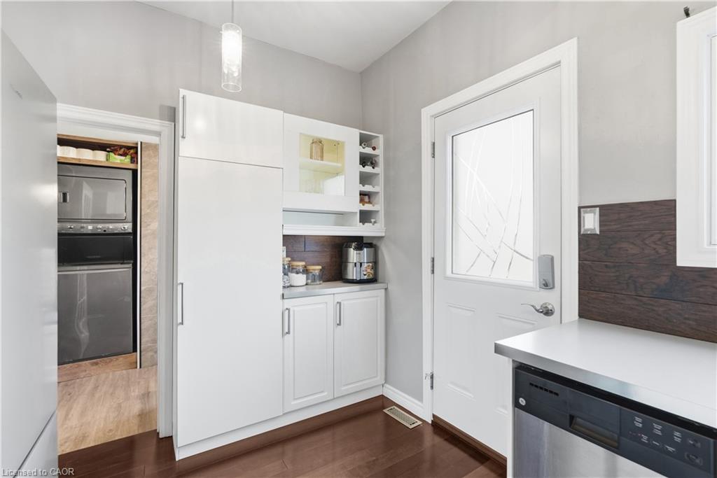 67 Robins Avenue Property Photo 20