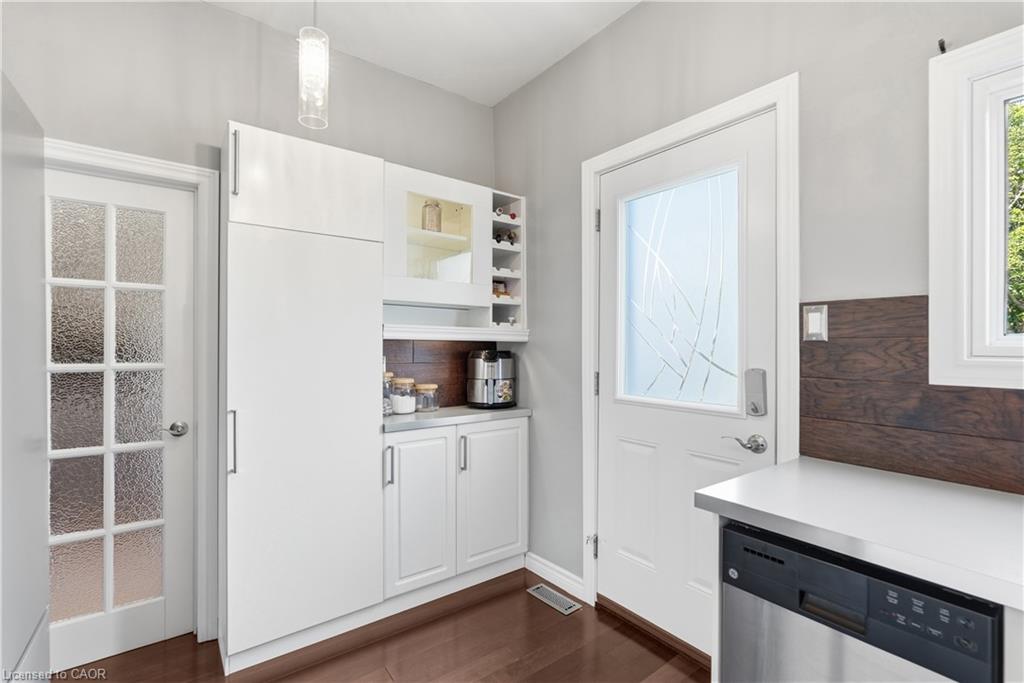 67 Robins Avenue Property Photo 23