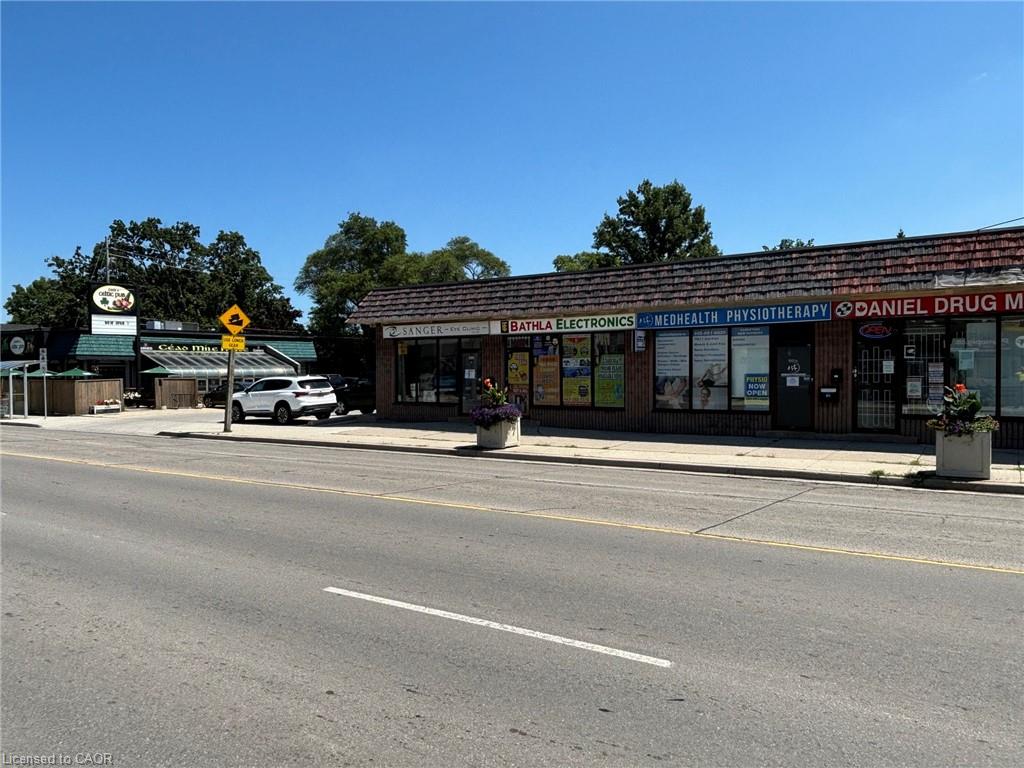 D-547 Upper James Street Property Photo 3