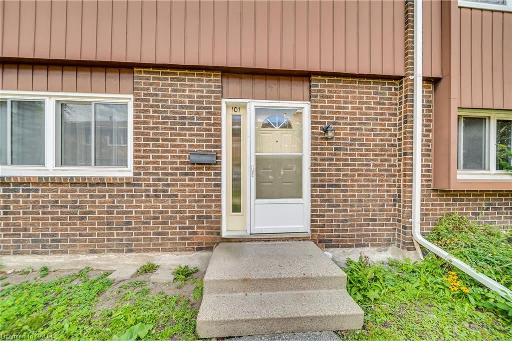 101-121 University Avenue E Property Photo 2