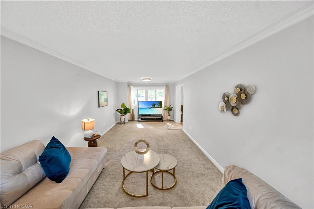 101-121 University Avenue E Property Photo 7