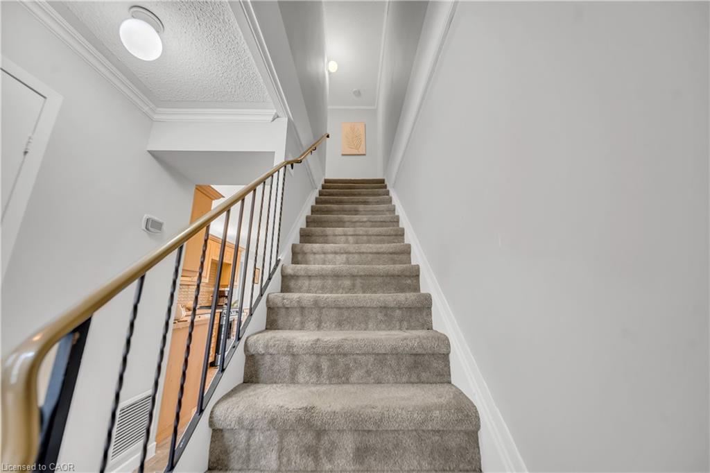 101-121 University Avenue E Property Photo 18
