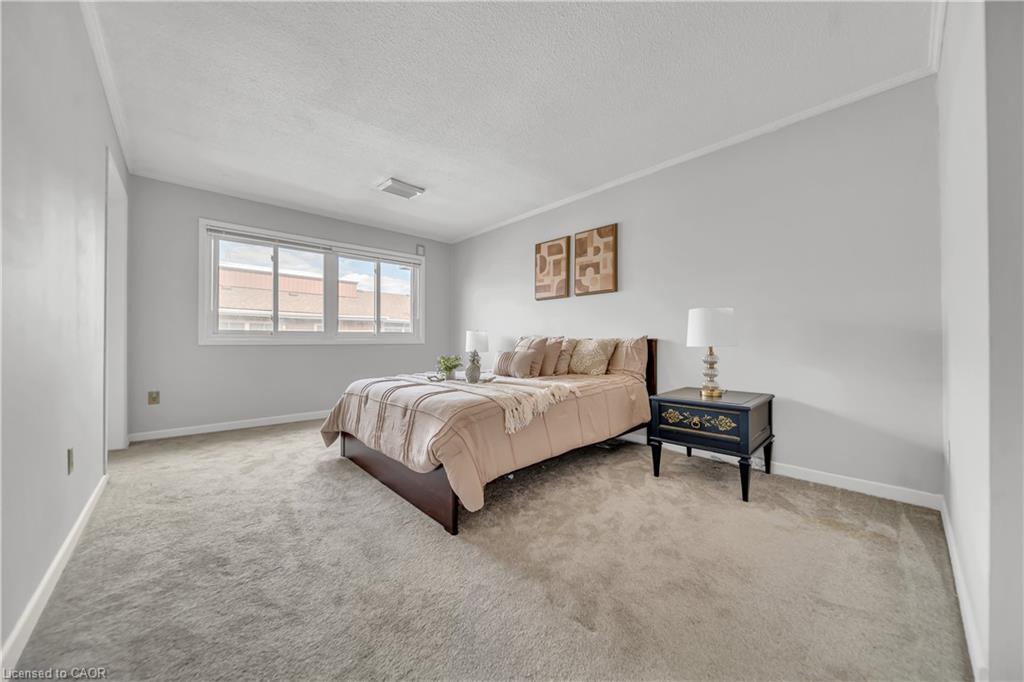 101-121 University Avenue E Property Photo 19