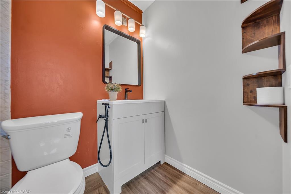 101-121 University Avenue E Property Photo 22