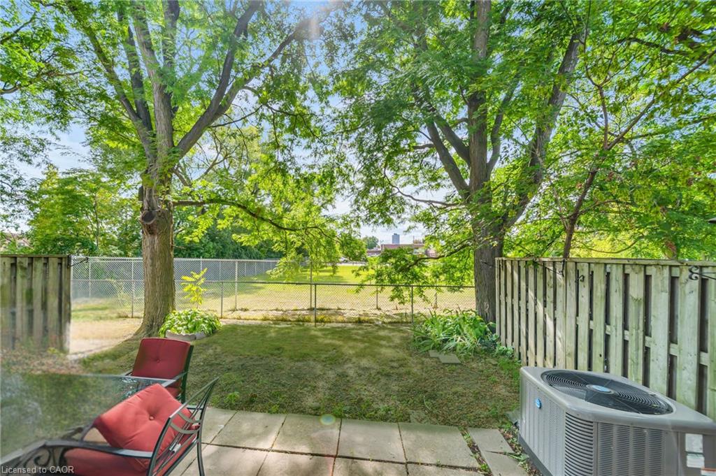101-121 University Avenue E Property Photo 33