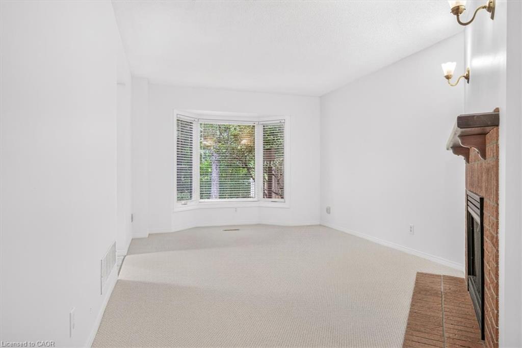 25-2230 Walker's Line Property Photo 7