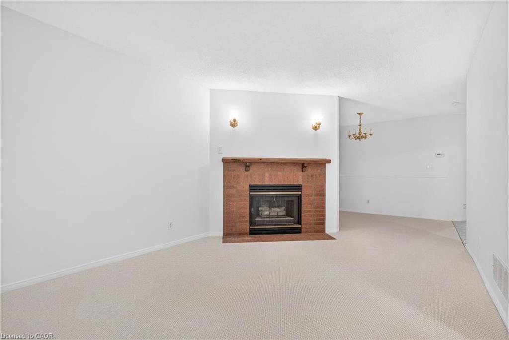 25-2230 Walker's Line Property Photo 9