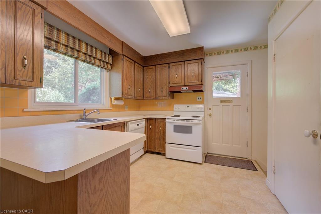 4 Mayfair Court Property Photo 10
