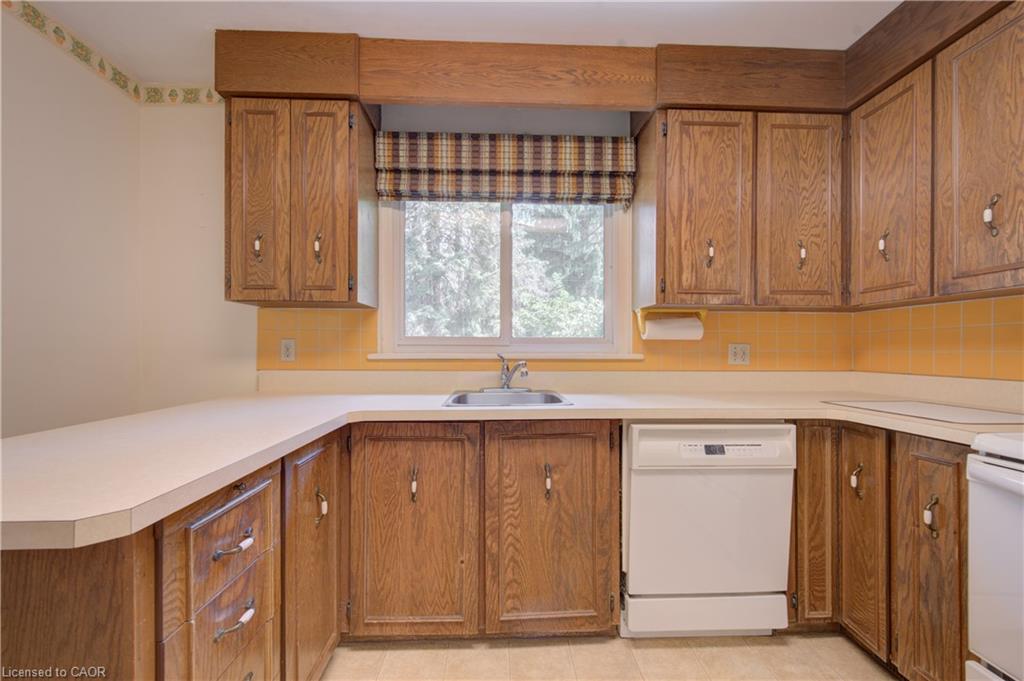 4 Mayfair Court Property Photo 11