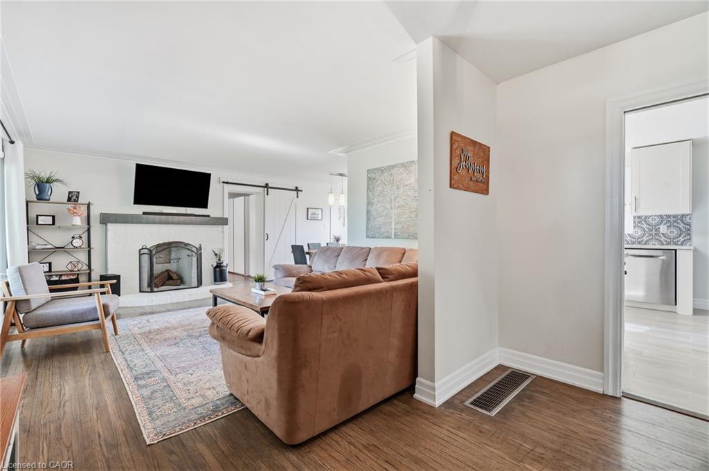 670 Thompson Road Property Photo 10