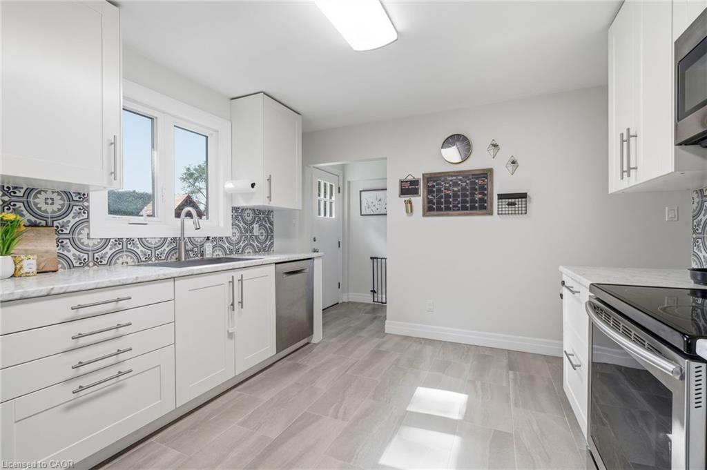 670 Thompson Road Property Photo 15