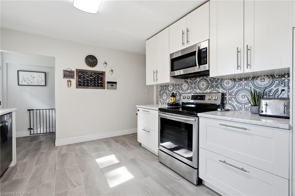 670 Thompson Road Property Photo 16