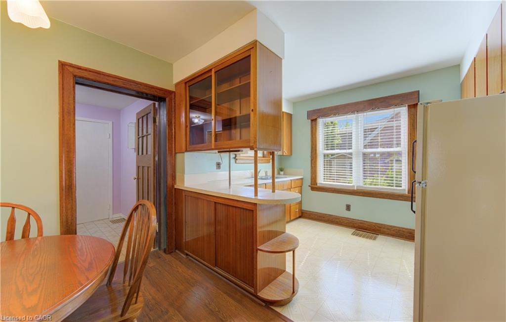 224 Weber Street E Property Photo 13