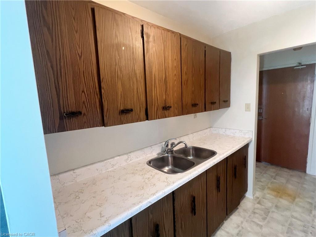 407-359 Geneva Street Property Photo 8