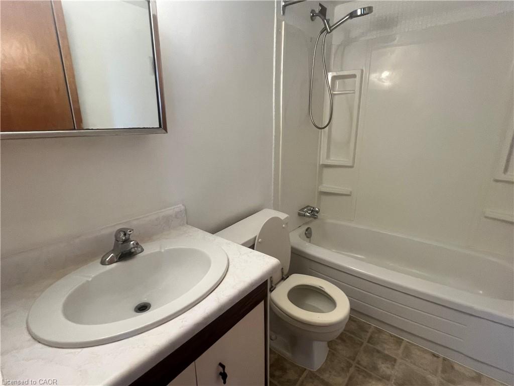 407-359 Geneva Street Property Photo 18