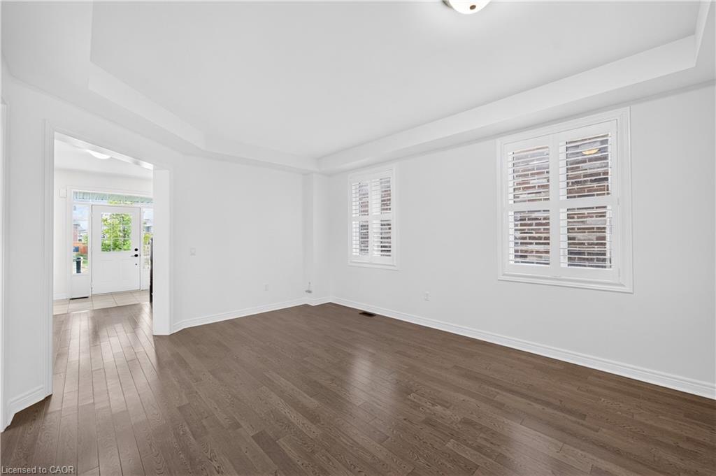 1149 Upper Thames Drive Property Photo 9