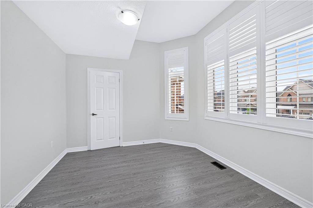 1149 Upper Thames Drive Property Photo 30