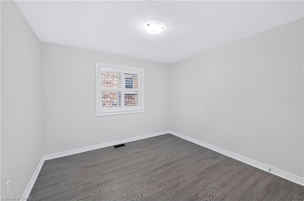 1149 Upper Thames Drive Property Photo 37