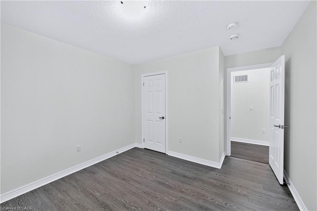 1149 Upper Thames Drive Property Photo 39