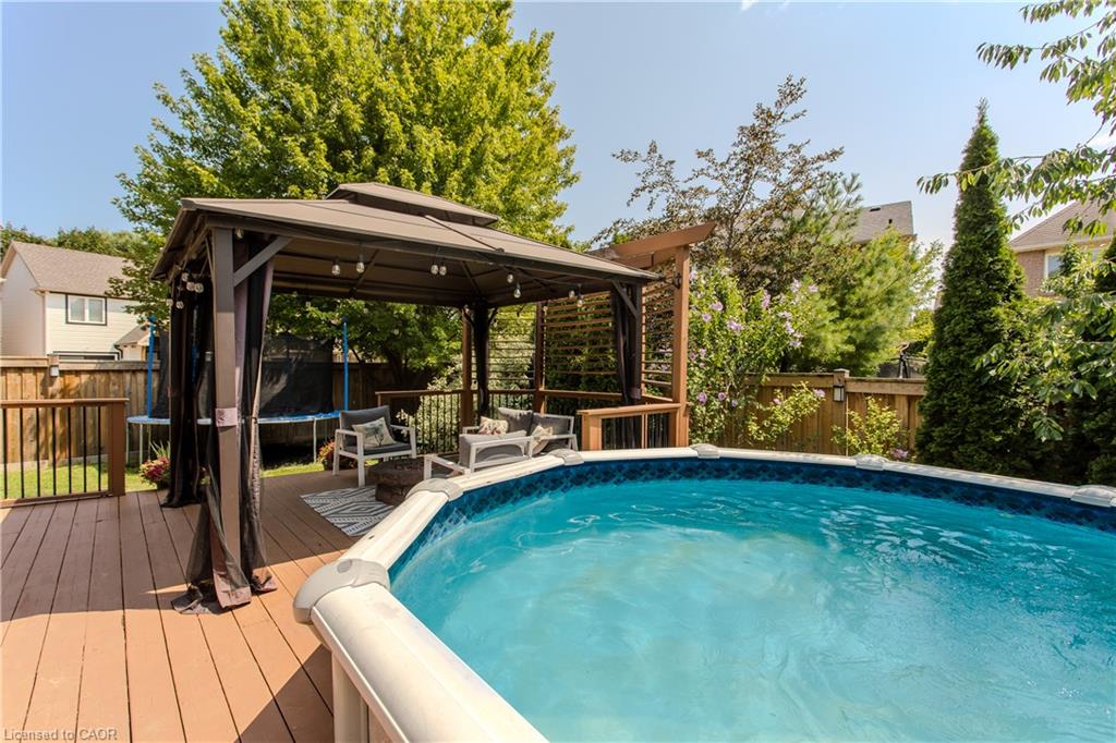5190 Wood Crescent Property Photo 3