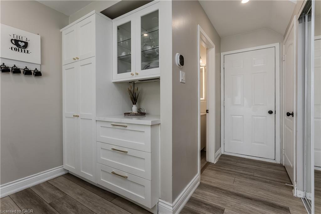 5190 Wood Crescent Property Photo 11