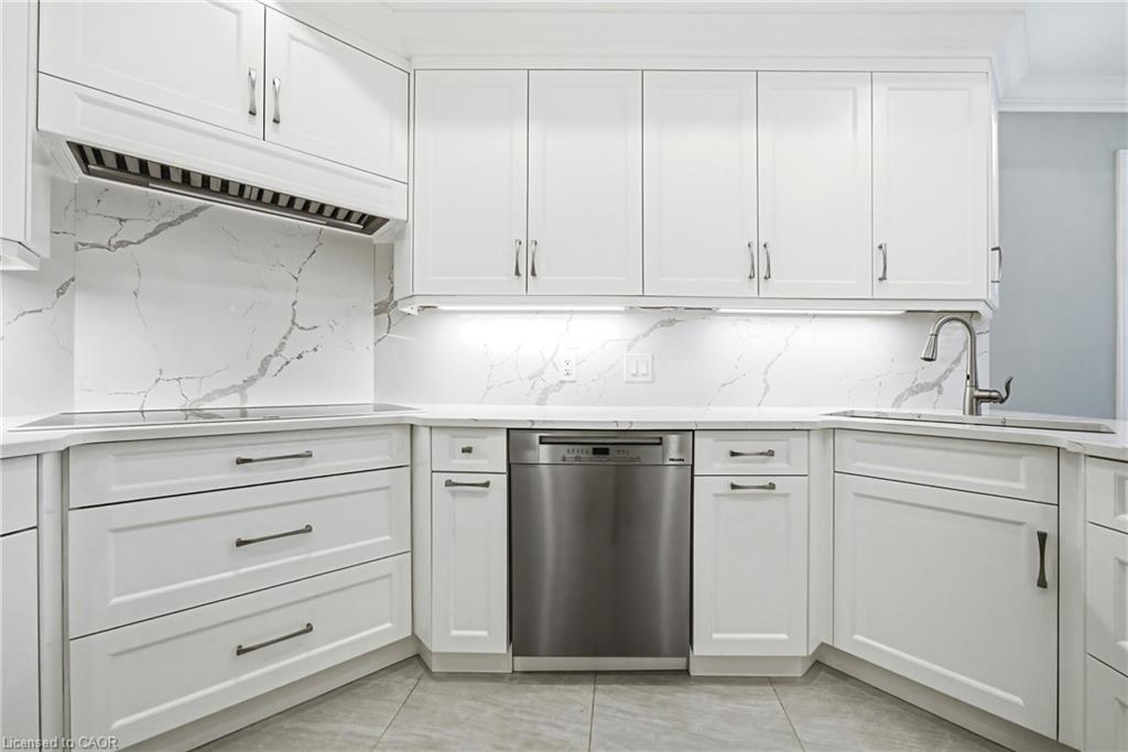19-4211 Millcroft Park Drive Property Photo 14
