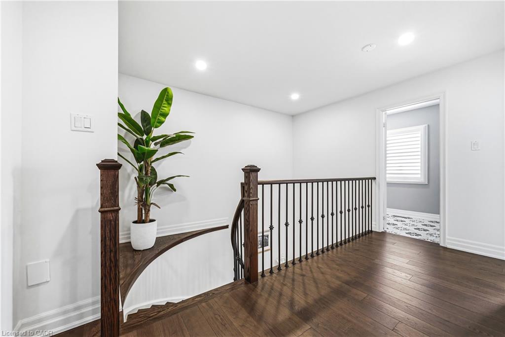 19-4211 Millcroft Park Drive Property Photo 18