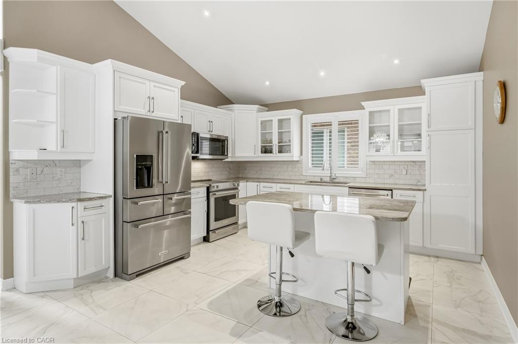 17 First St Louth Property Photo 6