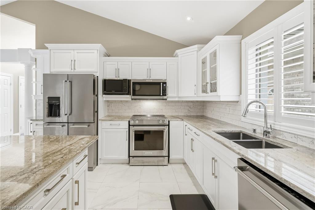 17 First St Louth Property Photo 8