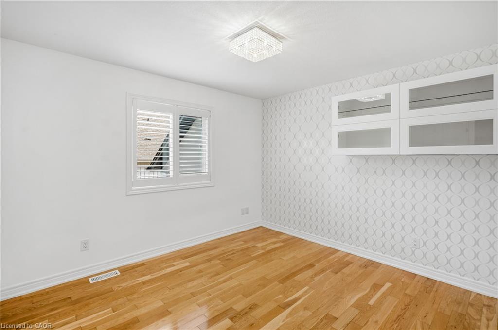 17 First St Louth Property Photo 15