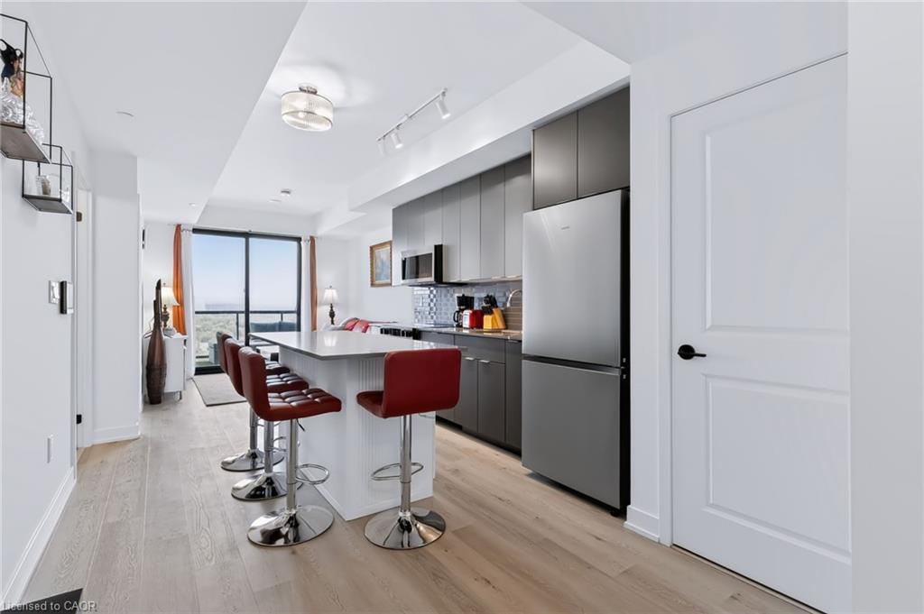 2110-2075 Lakeshore Road Property Photo 7
