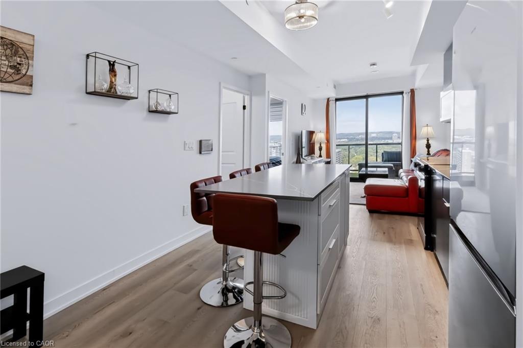 2110-2075 Lakeshore Road Property Photo 8
