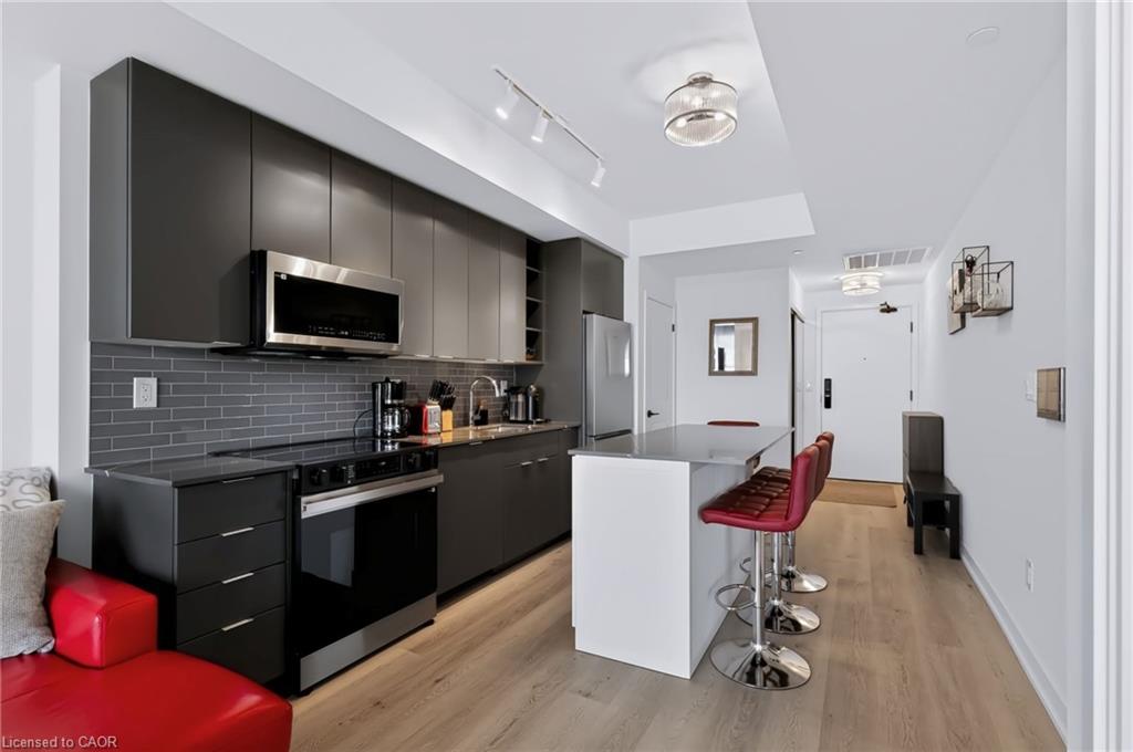 2110-2075 Lakeshore Road Property Photo 10