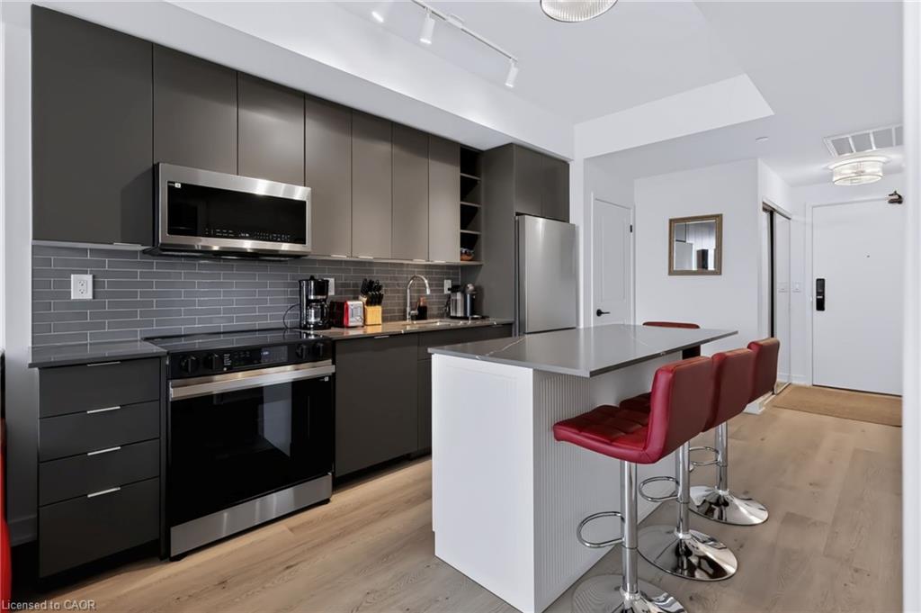 2110-2075 Lakeshore Road Property Photo 11