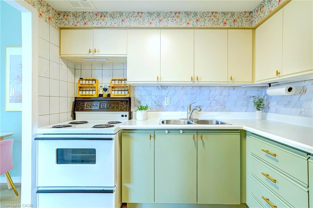 804-200 Limeridge Road W Property Photo 7