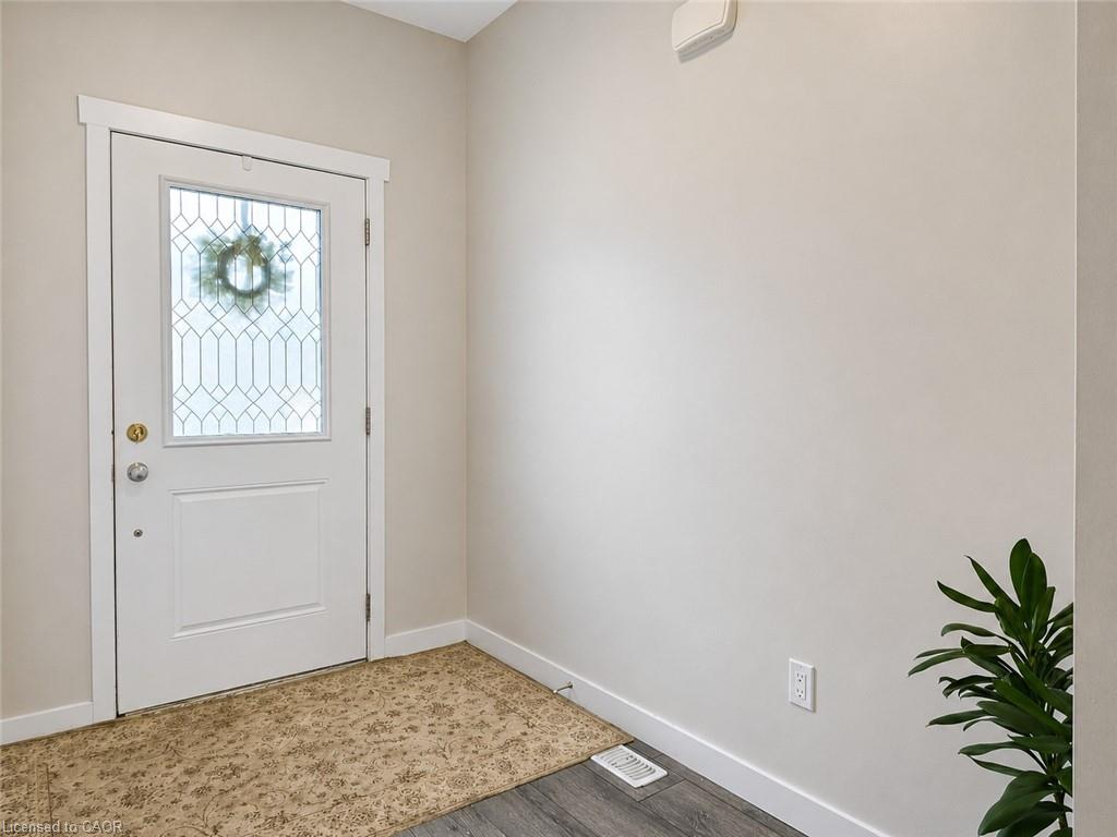 16 Brookfield Lane Property Photo 4