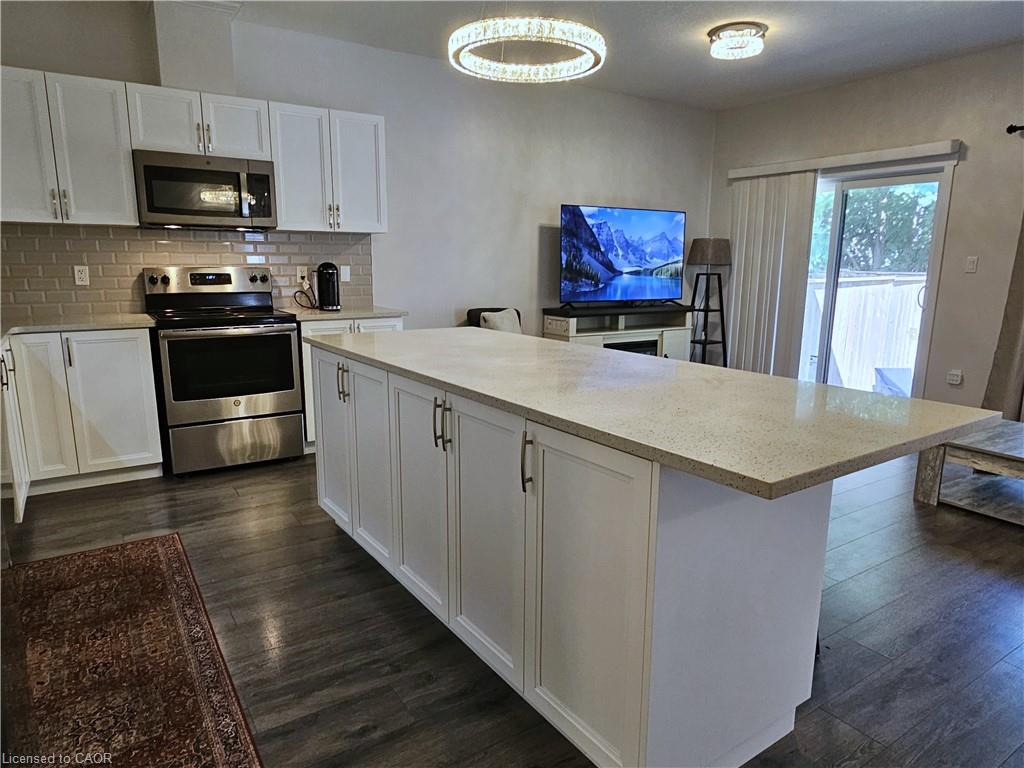 16 Brookfield Lane Property Photo 7