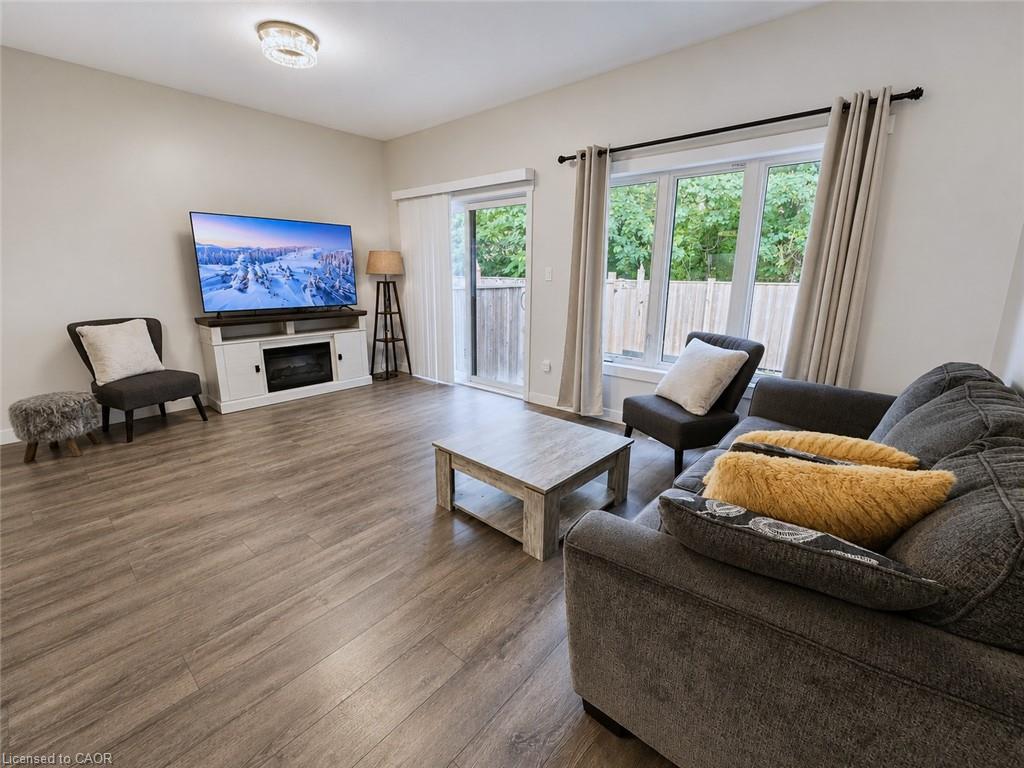 16 Brookfield Lane Property Photo 8