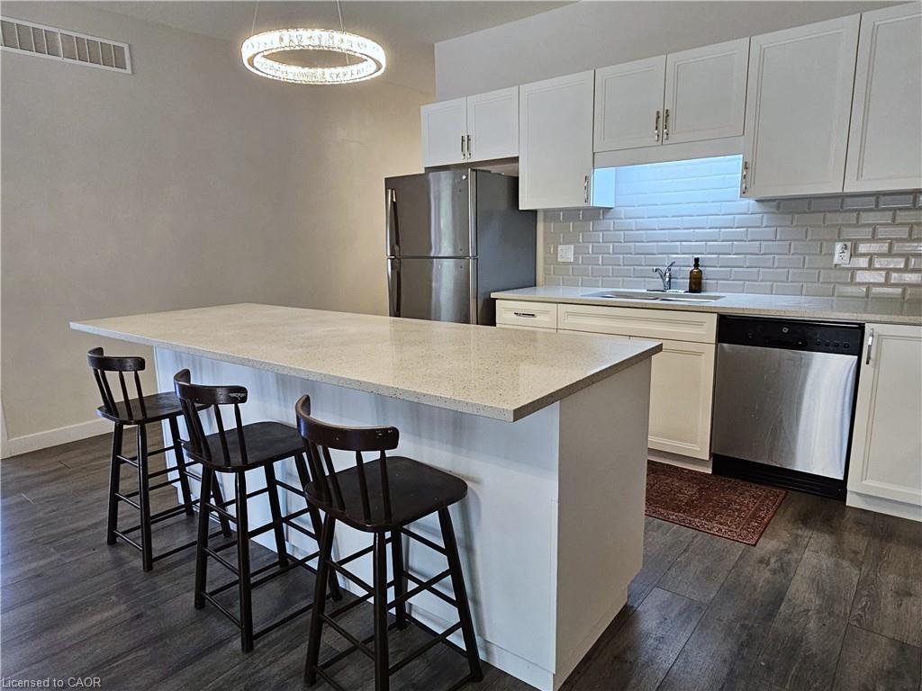16 Brookfield Lane Property Photo 12